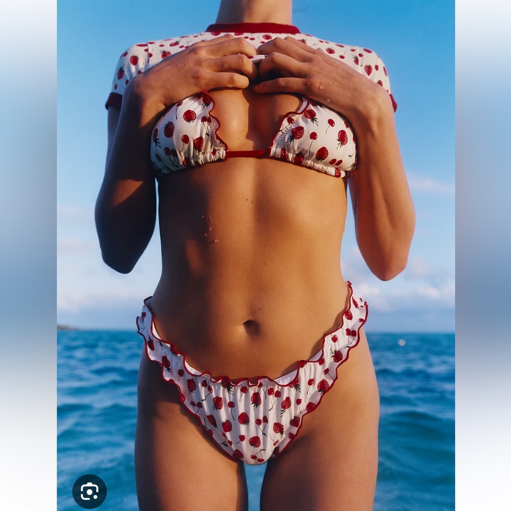 NWOT Victoria’s Secret cherry bikini 🍒
